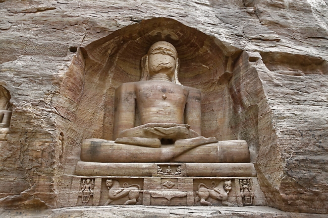 Gwalior-Statues jaïnes-032